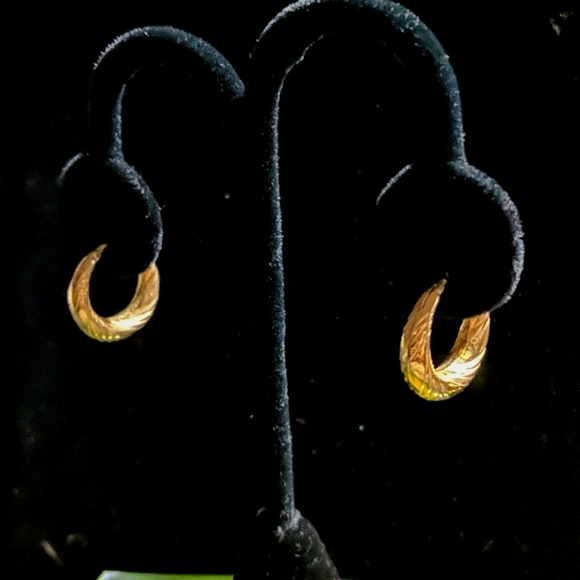 Lot 5 pairs VTG pierced earrings - Picture 4 of 7